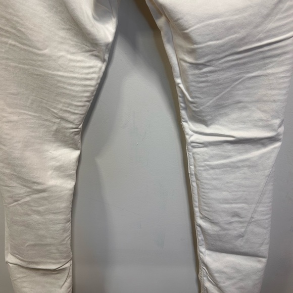 Jean - Picture 8 of 11